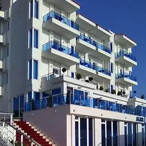 фото отеля Holiday Inn Saranda Отель во Влере Holiday Inn Saranda