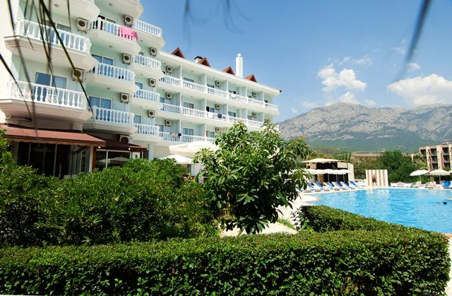 Mira Garden Resort Hotel 4*