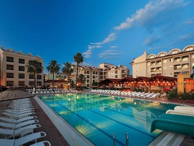 Julian Club Hotel 4*