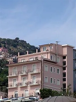 Baia Azzurra 3*