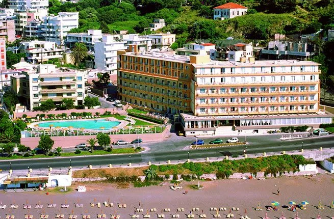 Belvedere Beach Hotel 4*