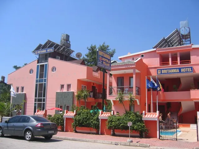 Britannia Hotel & Vollas 3*