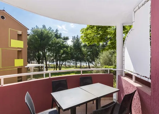 Sol Amfora Apartmani 4*
