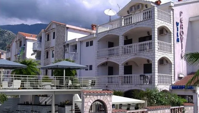 Perovic Апартаменты 4*