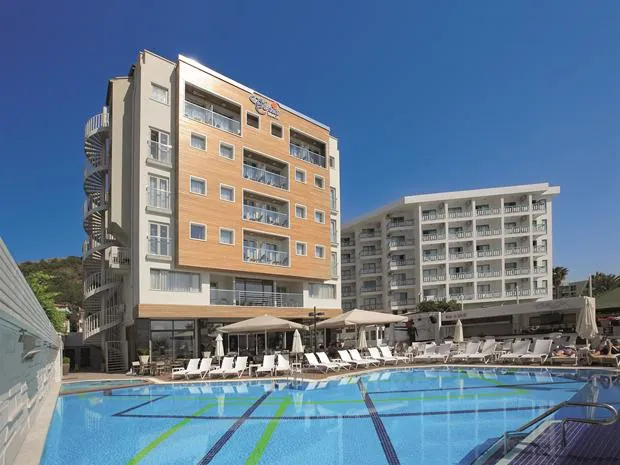 Cettia Beach Resort 4*