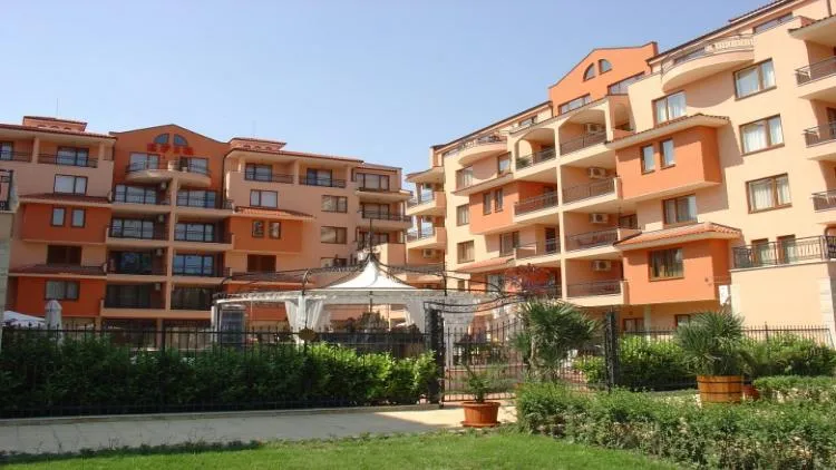 Sunny Day Club/Efir Apartments 3*