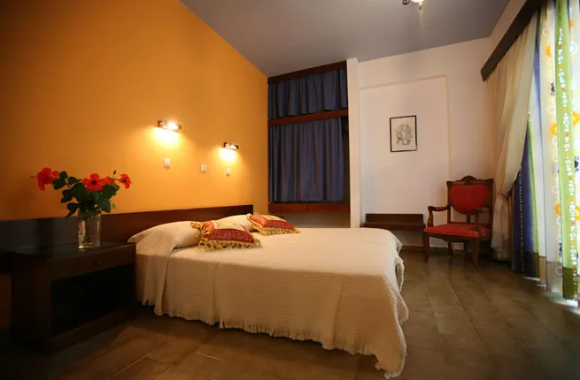 Reni Studios & Apartments 2*
