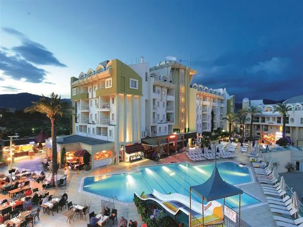 Grand Cettia Hotel 4*