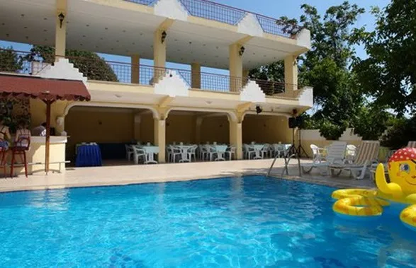 Yellow Stars Hotel 3*