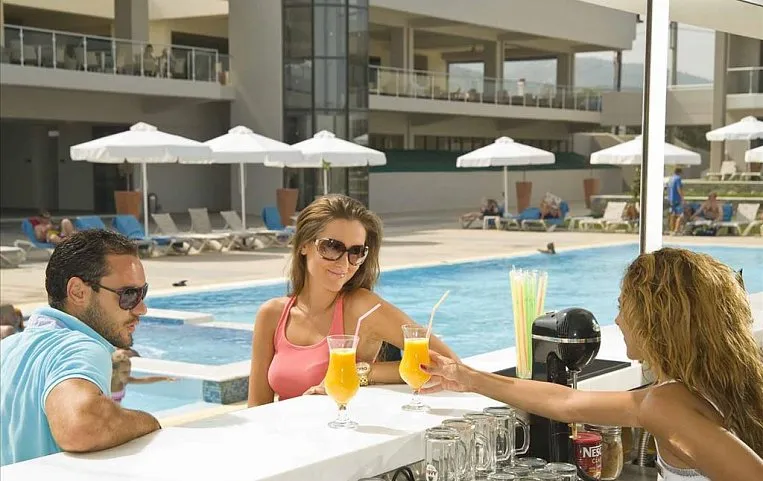 Alea Hotel & Suites 4*+