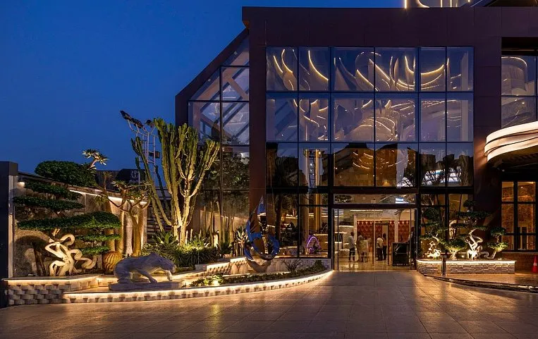 Mirage Hotel & Conference Center 5*