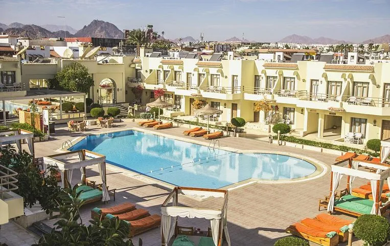 Cataract Layalina  4*
