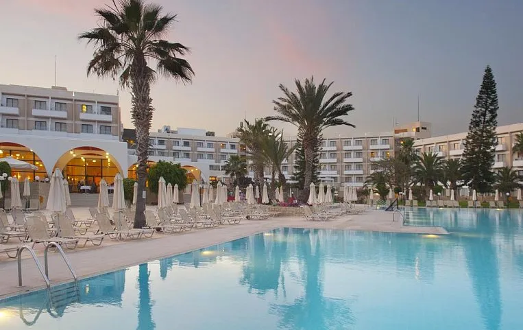 Louis Phaethon Beach 4*