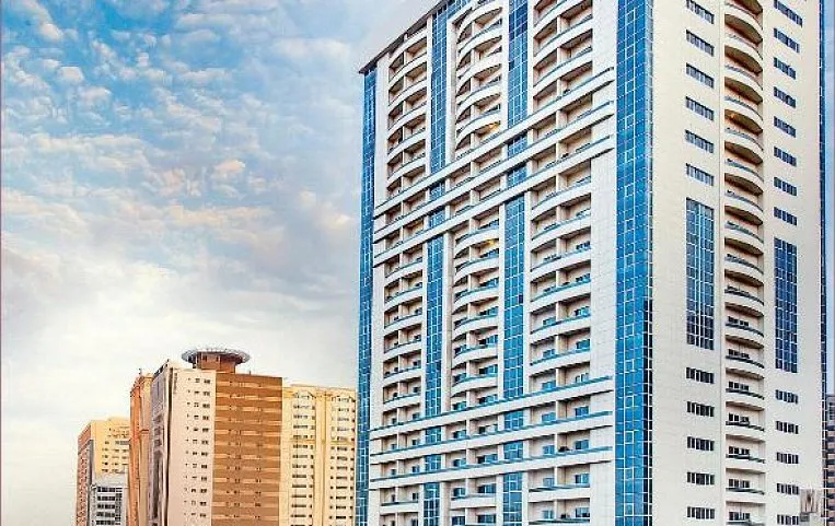 Golden Sands Hotel & Residences 4*