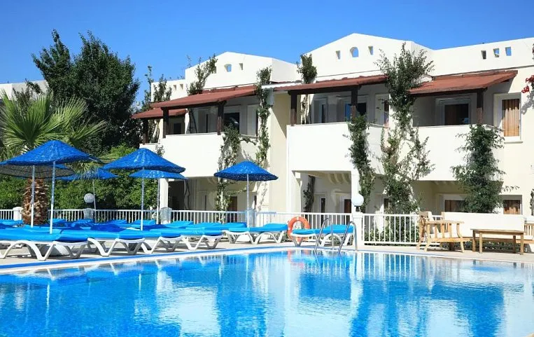 Summer Garden Suites and Beach Hotel 3*