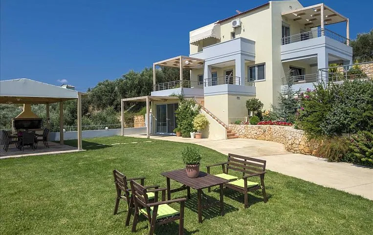 Villa Athinais