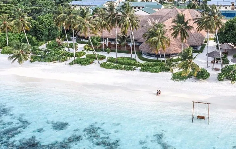 Reethi Faru Resort 4*