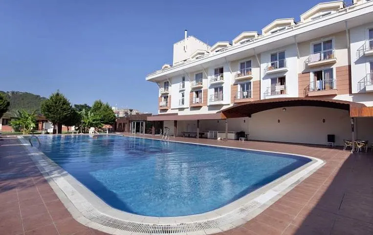 Larissa Blue Resort 3*