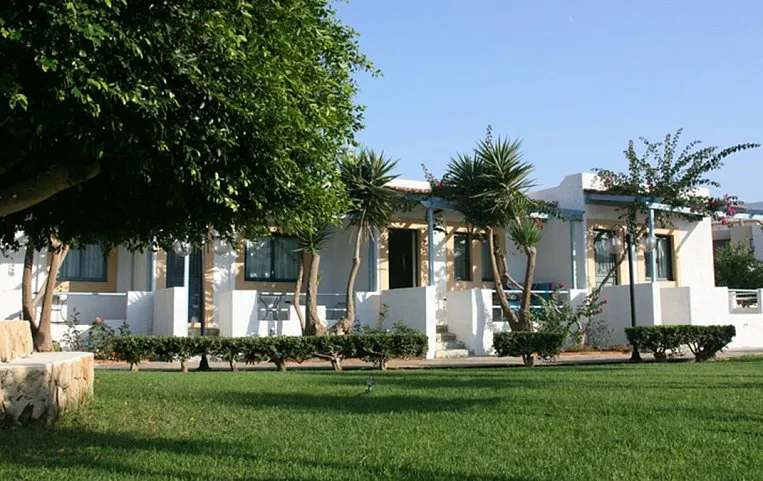 Golden Bay Aparthotel 3*