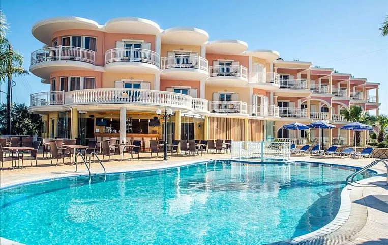Arkadia Hotel-Apartments 2*+