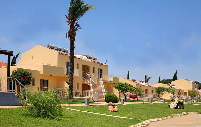 Makronisos Village 3*
