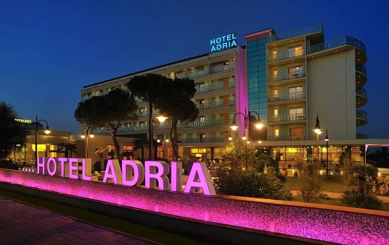 Adria 4*