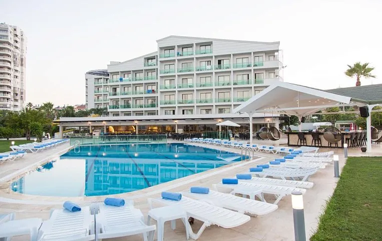 Falcon Club Hotel 4*
