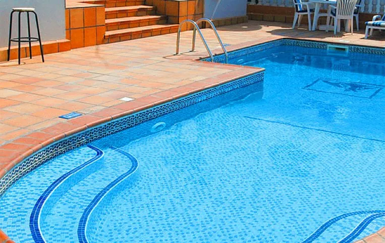 Jonrad Hotel 3*