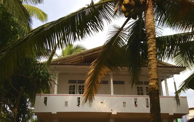 Hug Inn Guest House & Beach Restaurant Guest House