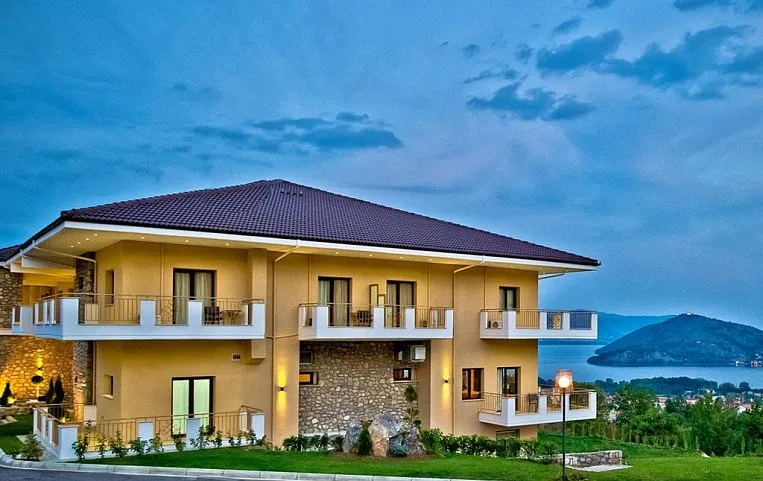 Enastron Hotel 4*+