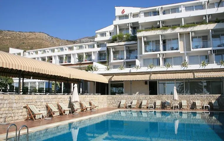 Palas 4*