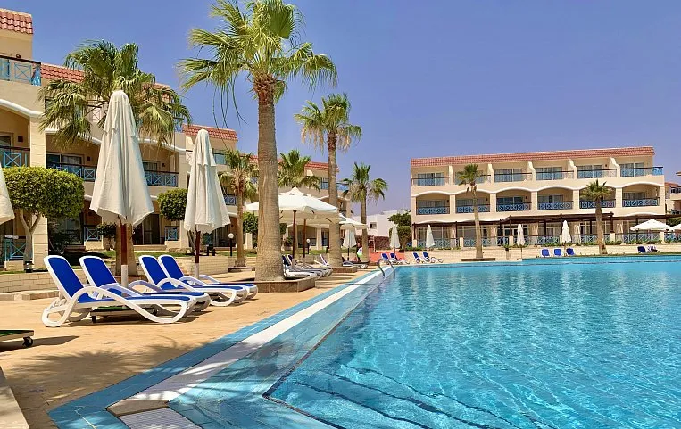 Ivy Cyrene Island Aqua Park Resort 4*