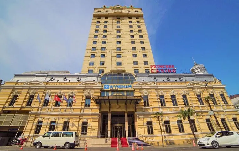 Wyndham Batumi 5*