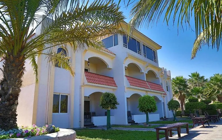 Sandy Beach Hotel and Resort 3*