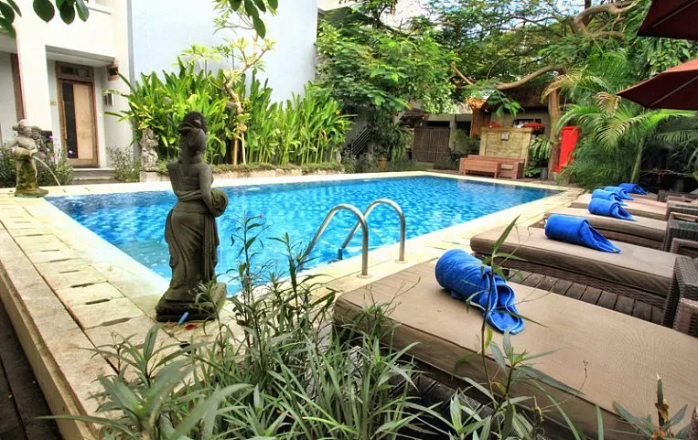 Pondok Sari 3*