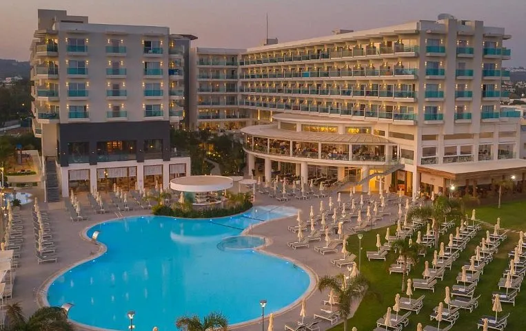 Nissiblu Beach Resort