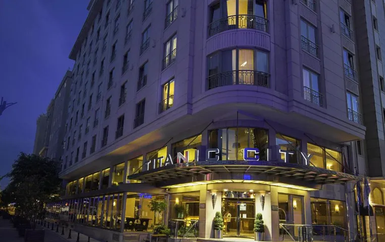 Titanic City Taksim 4