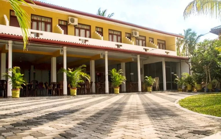 Larns Villa 2*
