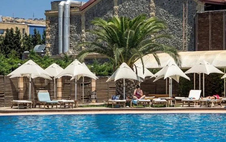 Green City Hotel 4*