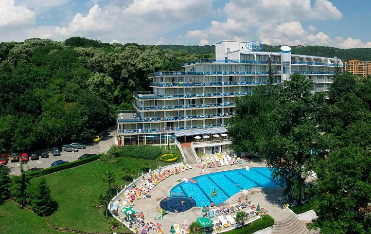 Perla 4*