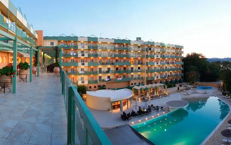 Ariti Grand Hotel 4*