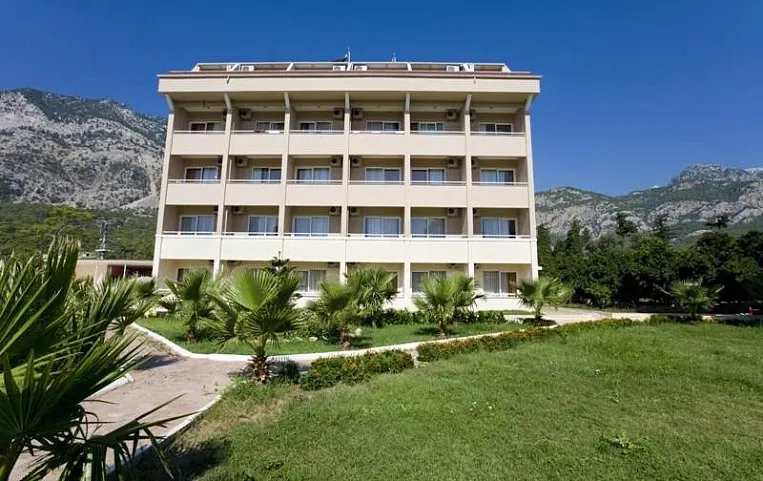 Castle Park Hotel 3*