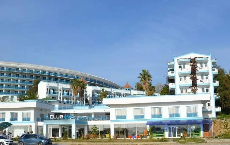 Club Eva Hotel 4*