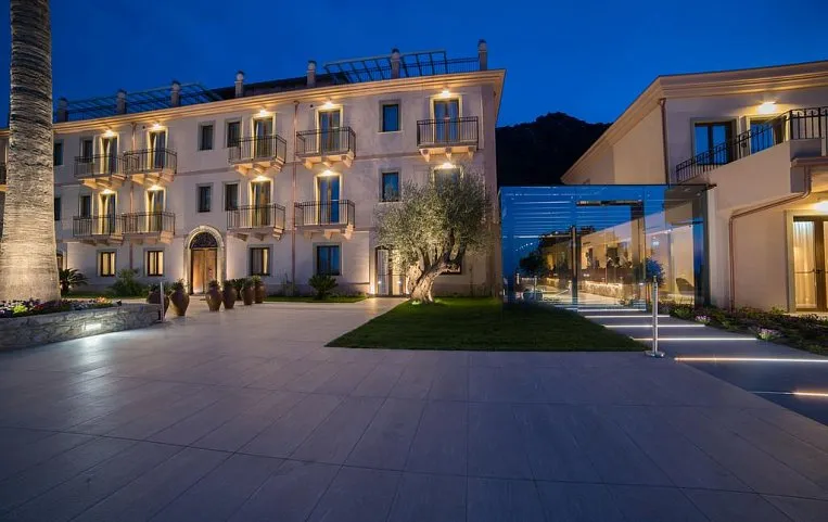 Best Western Plus Terre di Eolo 4*
