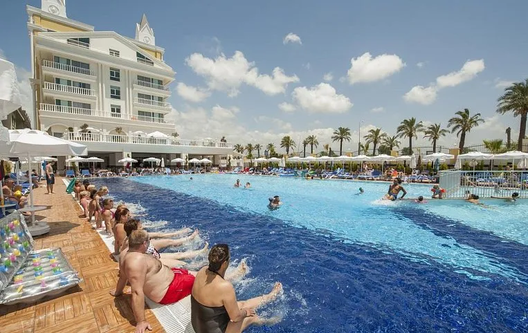Dream World Resort 4*