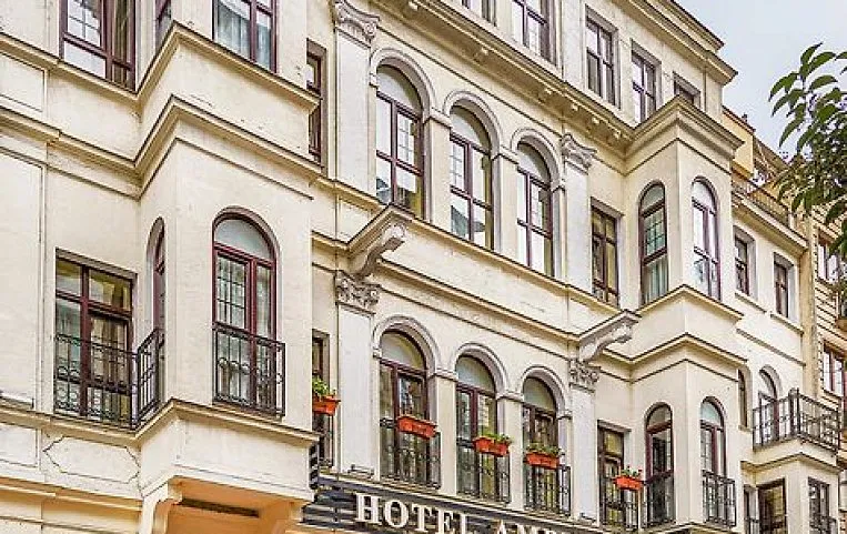 Amber Hotel 4*