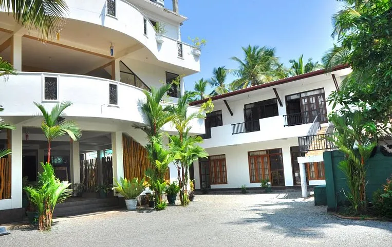 Green Shadows Beach Hotel 2*