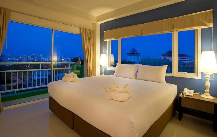 Wiz Hotel 3*