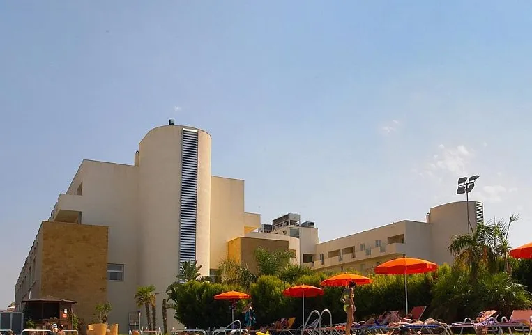 Capo Peloro Club Resort 4*