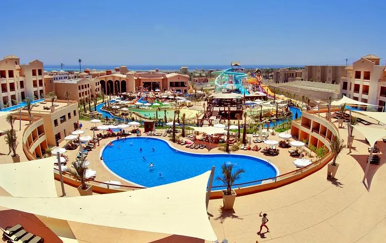 Coral Sea Aqua Club Resort  4*
